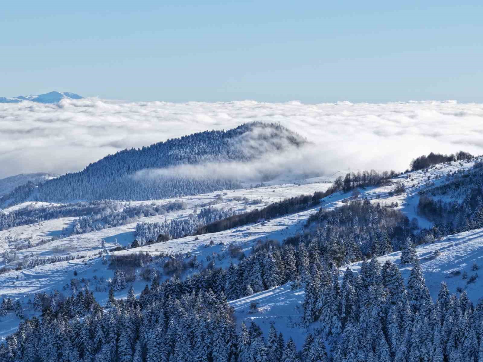 Samsun’da karla mücadele: 575 mahalle yolu ulaşıma açıldı
