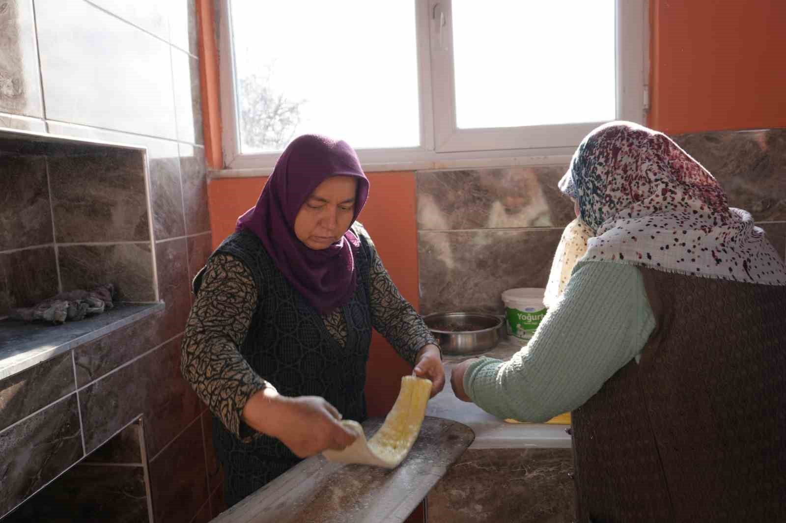 Samsun’da kırsal mahalleler için ’Köy Fırınları Projesi’: 10 fırın inşa edildi
Samsun’da kırsal mahalleler için ’Köy Fırınları Projesi’: 10 fırın inşa edildi