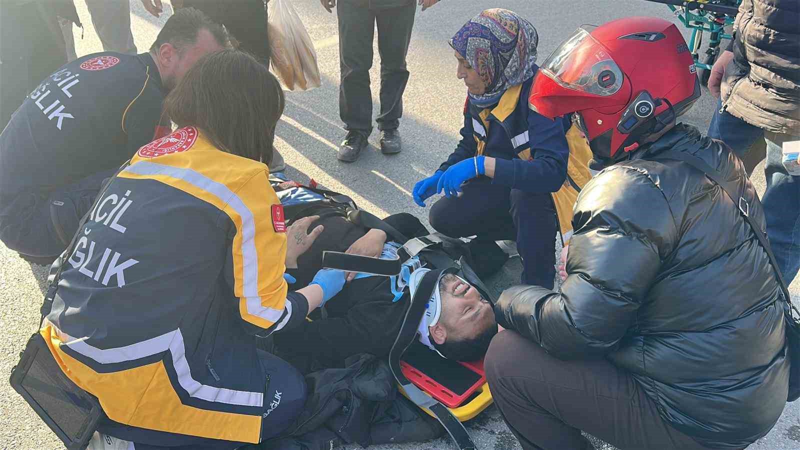 Samsun’da motosiklet ile elektrikli scooter çarpıştı: 2 yaralı
