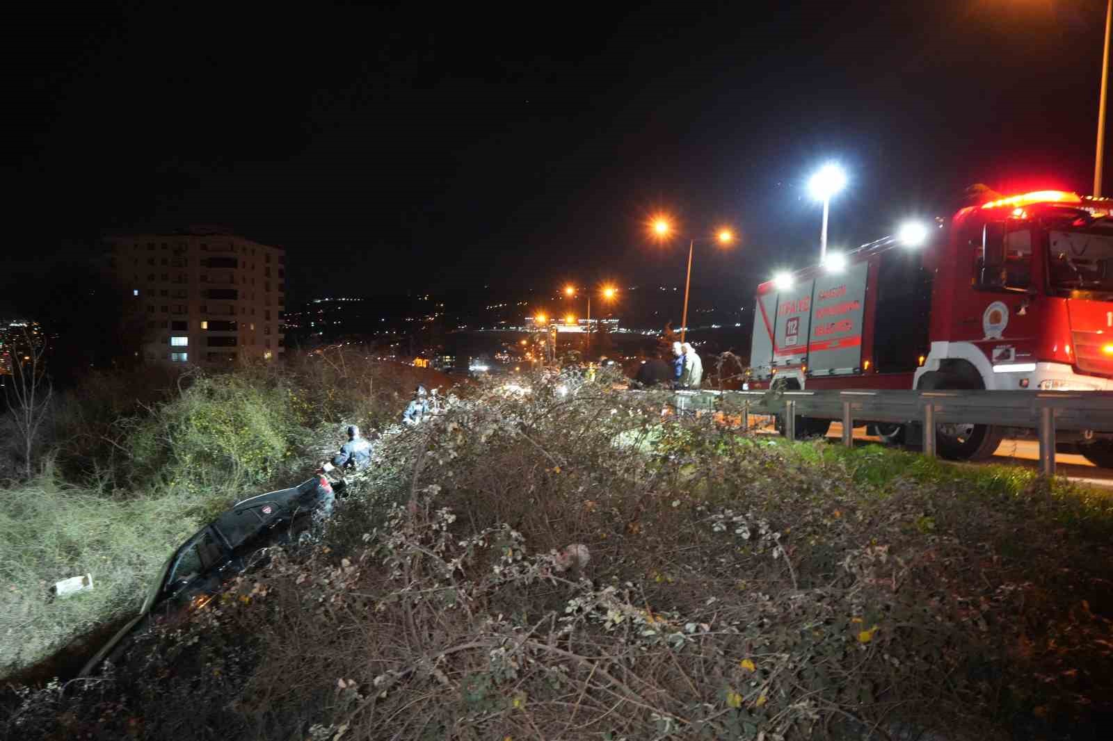 Samsun’da otomobil 3 metre yükseklikten yuvarlandı: Sürücü yara almadan kurtuldu
