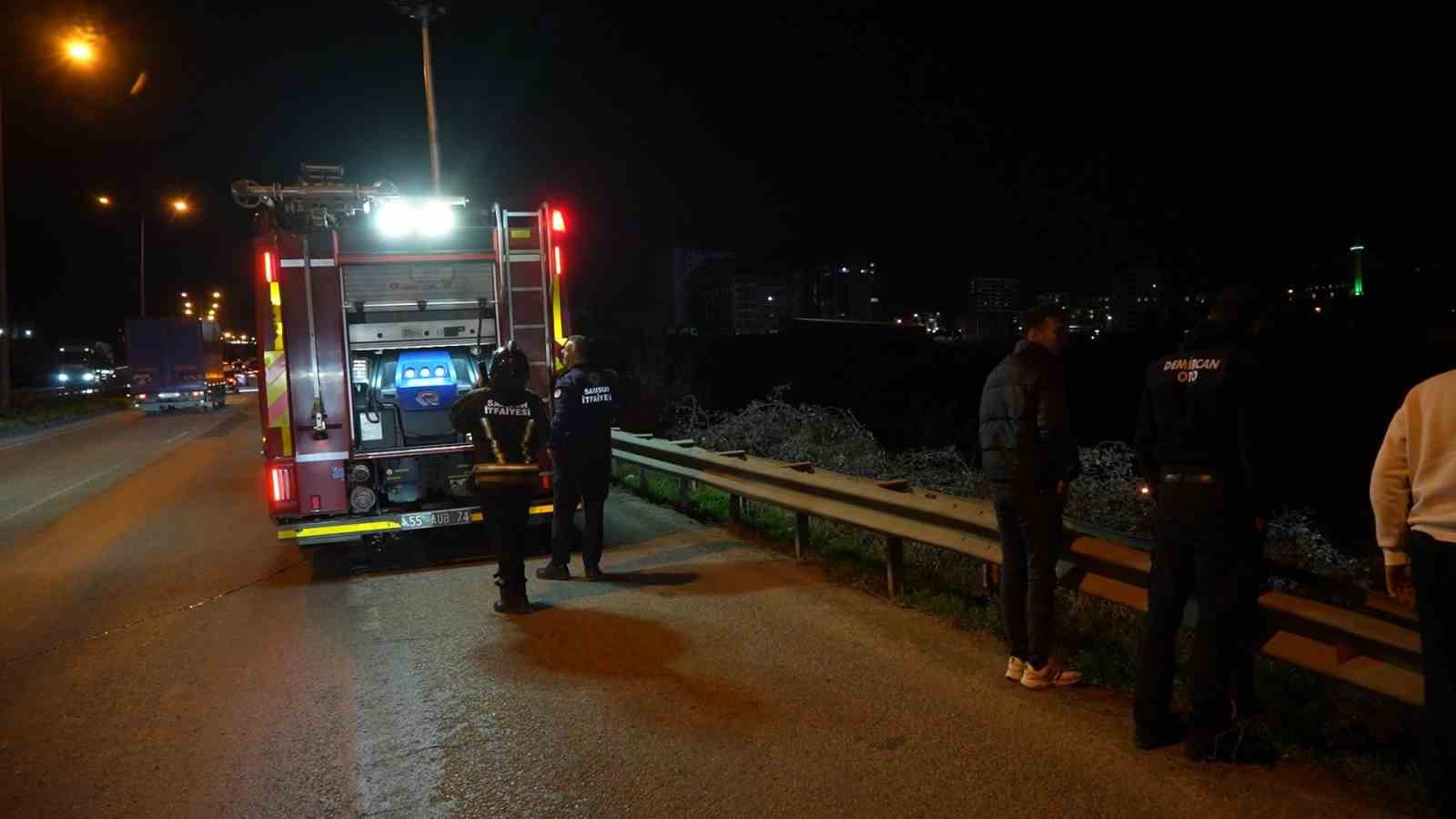 Samsun’da otomobil 3 metre yükseklikten yuvarlandı: Sürücü yara almadan kurtuldu

