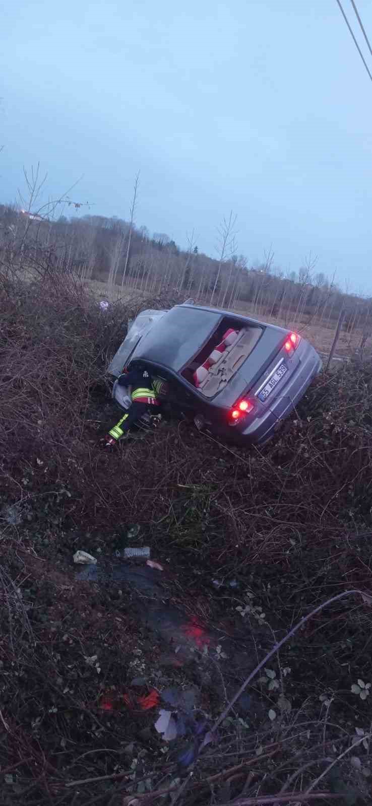 Samsun’da otomobil şarampole yuvarlandı: 3 yaralı
