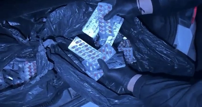 Samsun’da otomobilin bagajında 24 bin hap ele geçirildi
