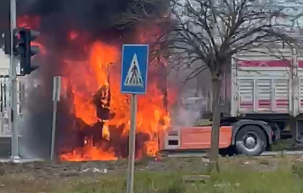 Samsun’da seyir halindeki tırın kupası alevlere teslim oldu

