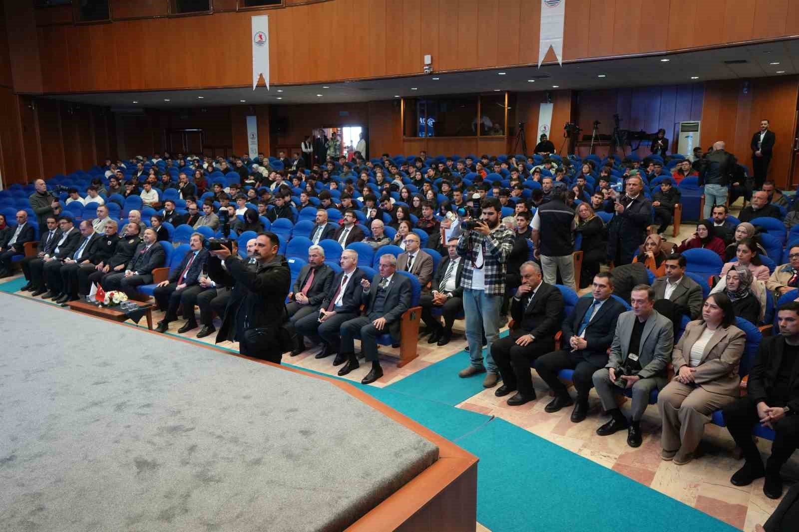 Samsun’da siber güvenlik zirvesi:  "Siber güvenlikte asıl oyun değiştirici gençlerin fikirleri olacak"
