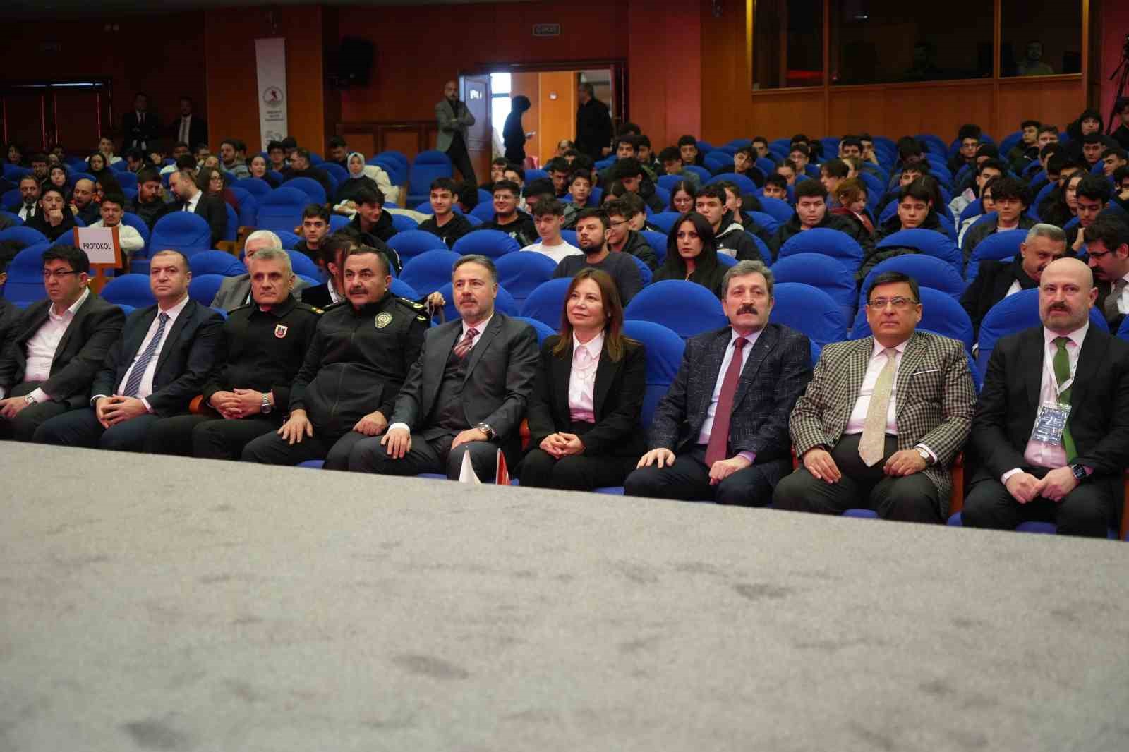 Samsun’da siber güvenlik zirvesi:  "Siber güvenlikte asıl oyun değiştirici gençlerin fikirleri olacak"
