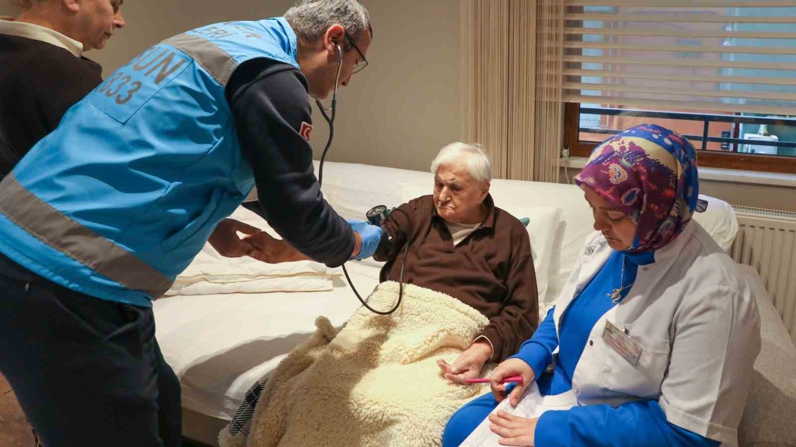 Samsun’da son 3 yılda 230 bin hastaya evde sağlık hizmeti
