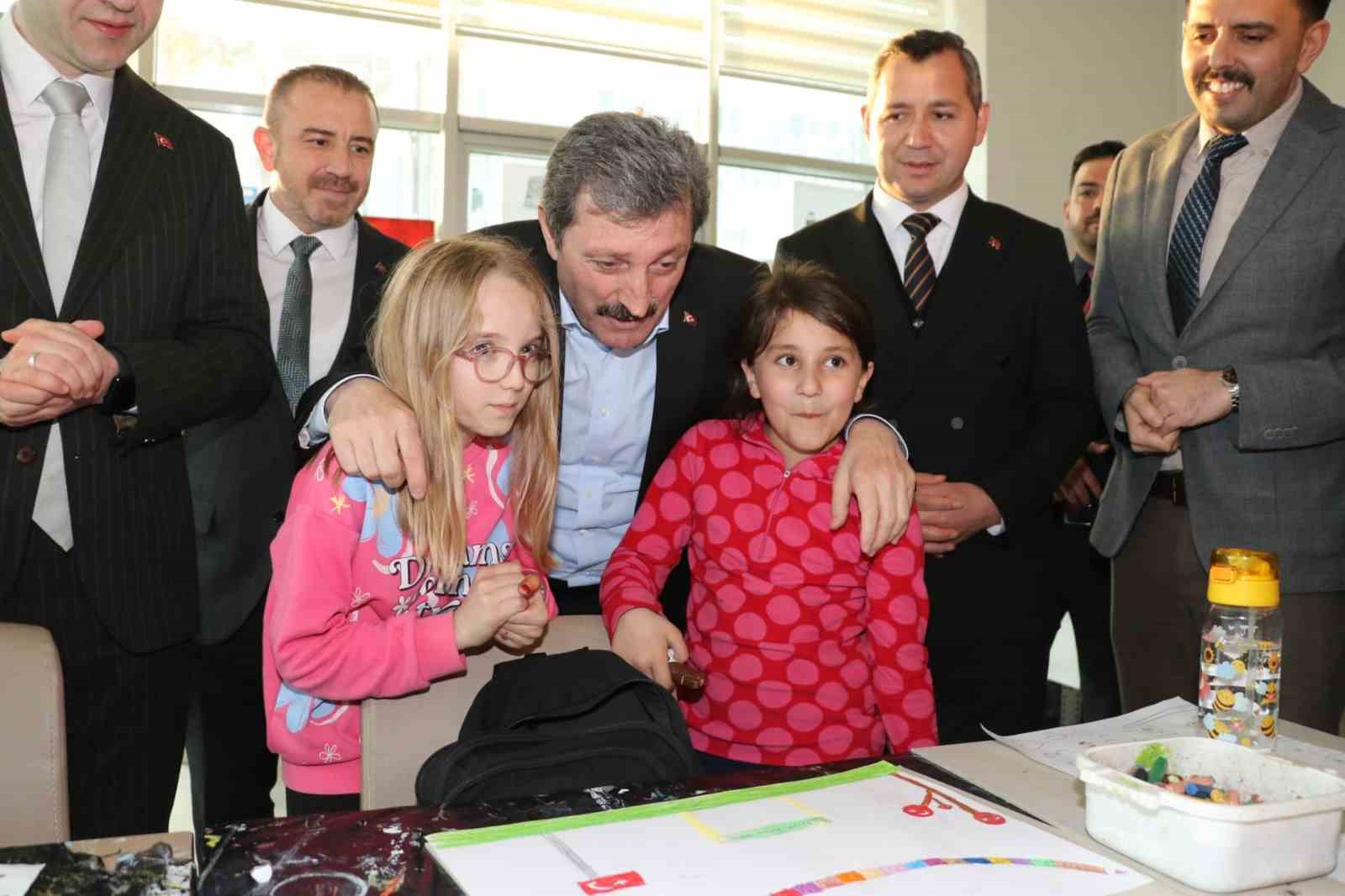 Samsun’da spor, gençlik ve tarih yatırımları
Samsun’da spor, gençlik ve tarih yatırımları