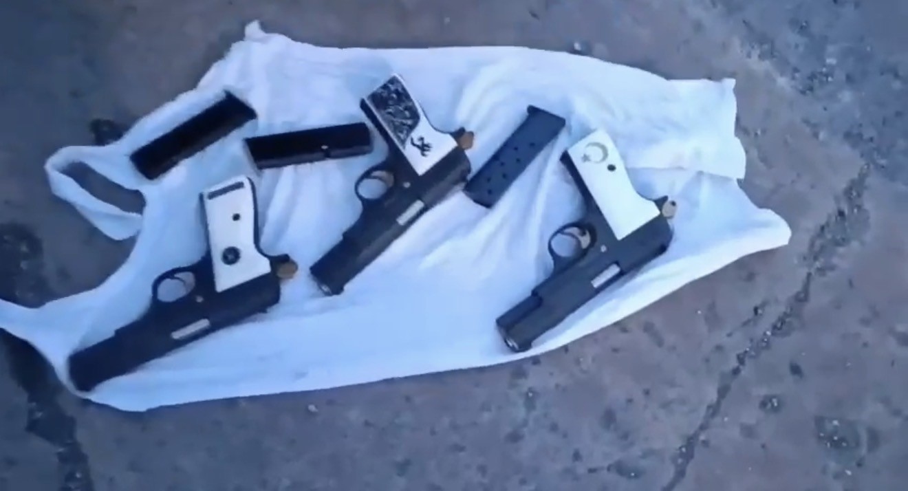 Samsun’da şüpheli araçtan 3 adet ruhsatsız tabanca ele geçirildi
