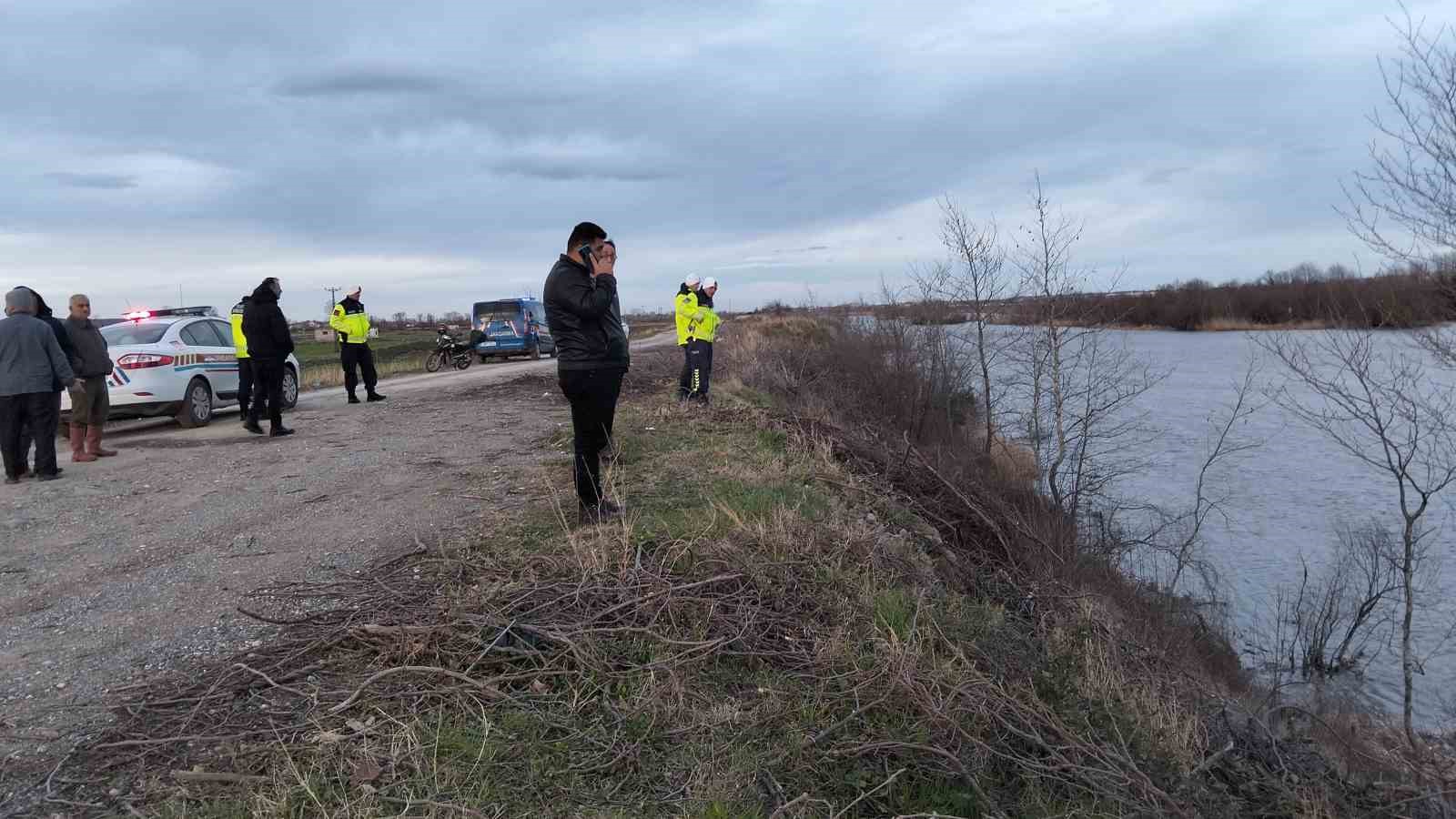 Samsun’da taktör Kızılırmak Nehri’ne uçtu: 1 ölü, 1 yaralı
