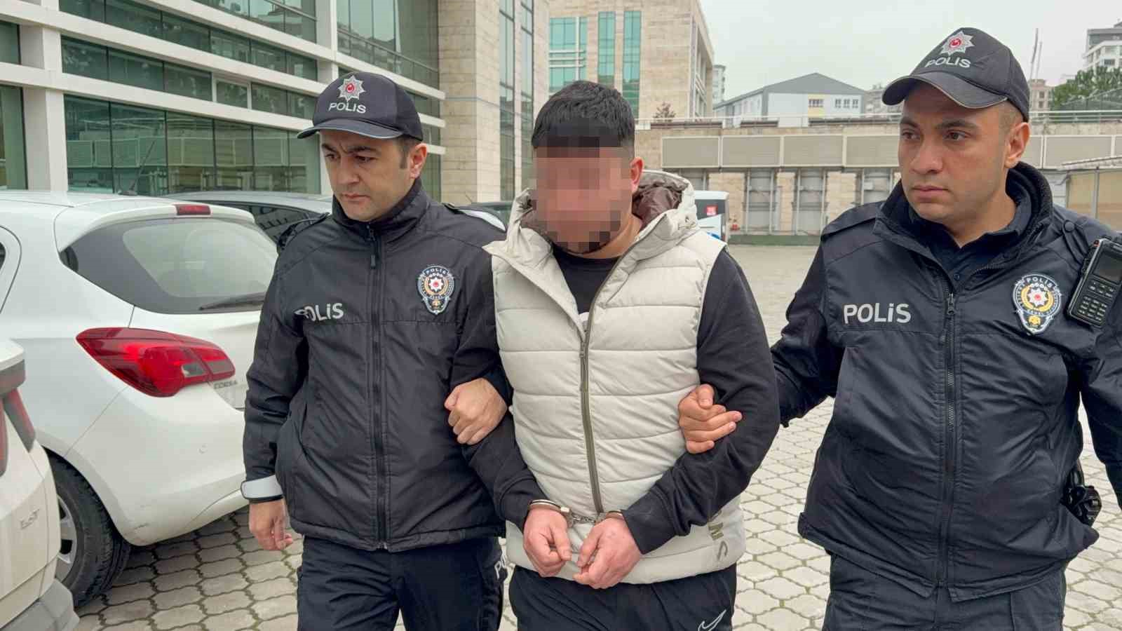 Samsun’da Trabzonspor otobüsünü taşlayan 5 kişi adliyeye sevk edildi
