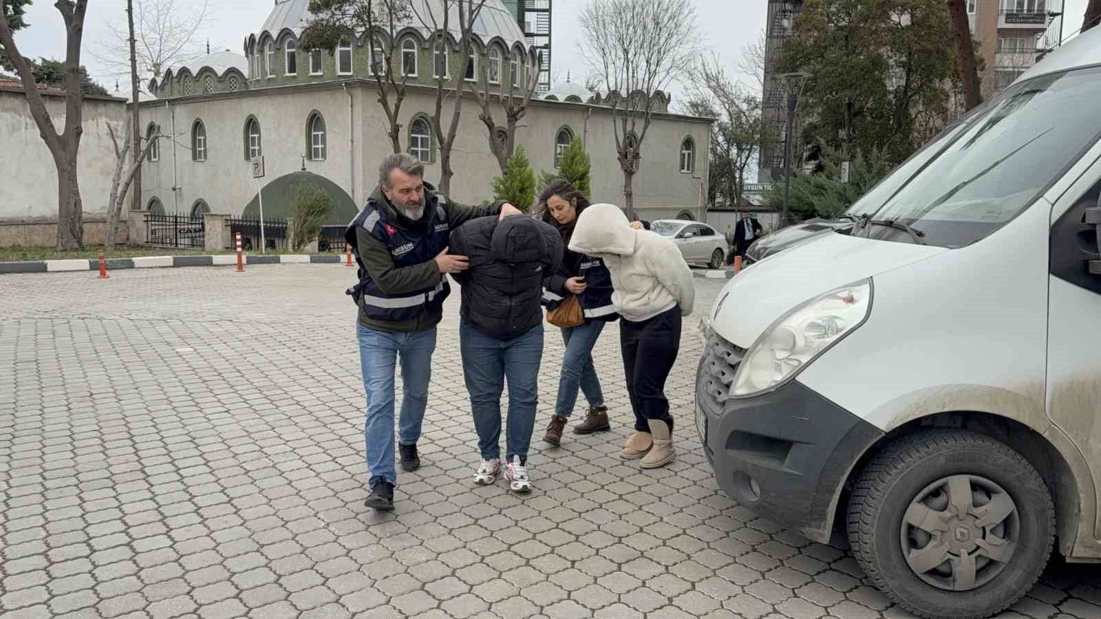 Samsun’da uyuşturucu ticaretinden 1’i kadın 2 kişi tutuklandı

