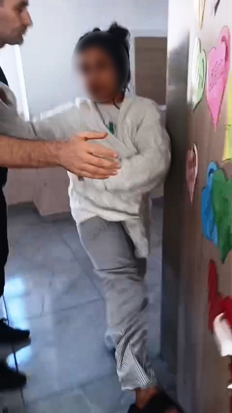 Samsun’da veli sınıfı bastı, öğretmenler basın açıklaması ile tepki gösterdi
