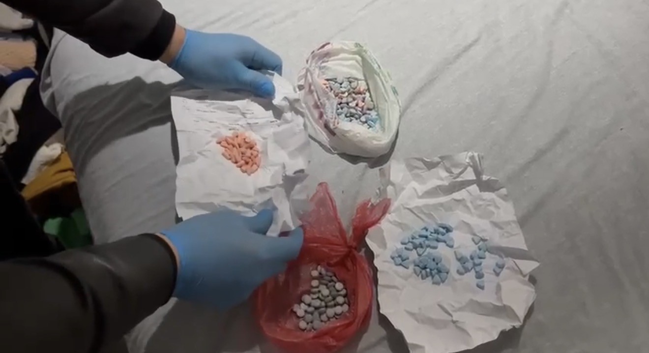 Samsun’da yatak odasında ve araçta uyuşturucu ele geçirildi
