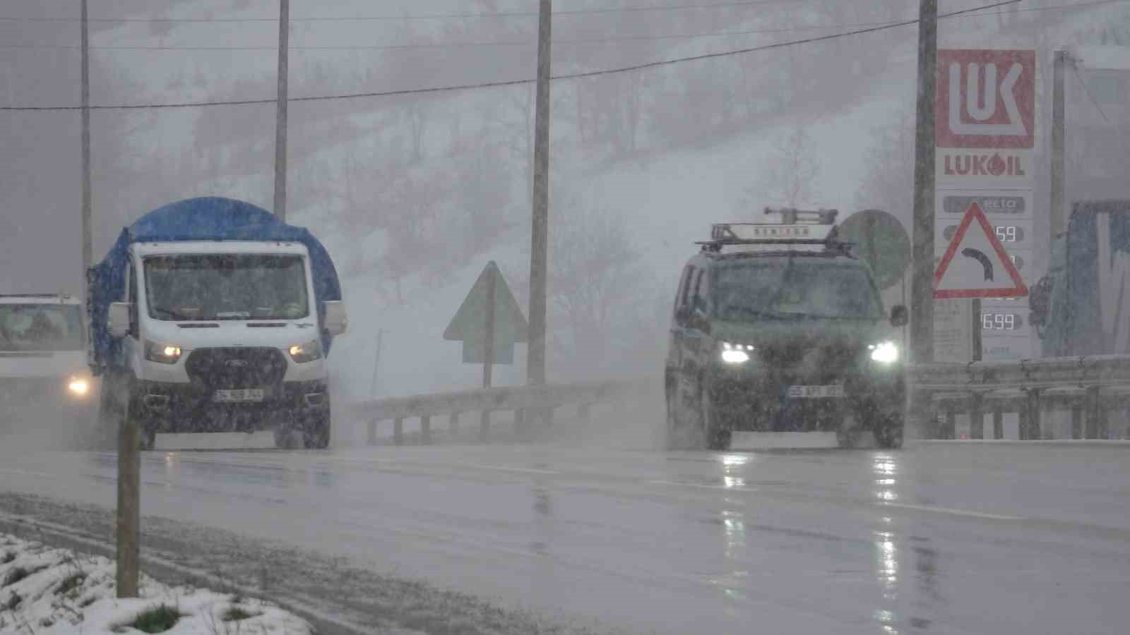 Samsun’da yüksek kesimler beyaza büründü
