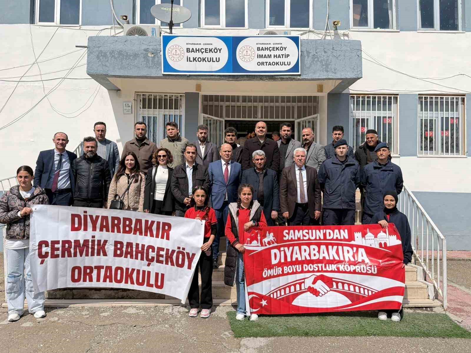 Samsun’dan Diyarbakır’a uzanan gönül köprüsü oyun parkıyla taçlandı
Samsun’dan Diyarbakır’a uzanan gönül köprüsü oyun parkıyla taçlandı