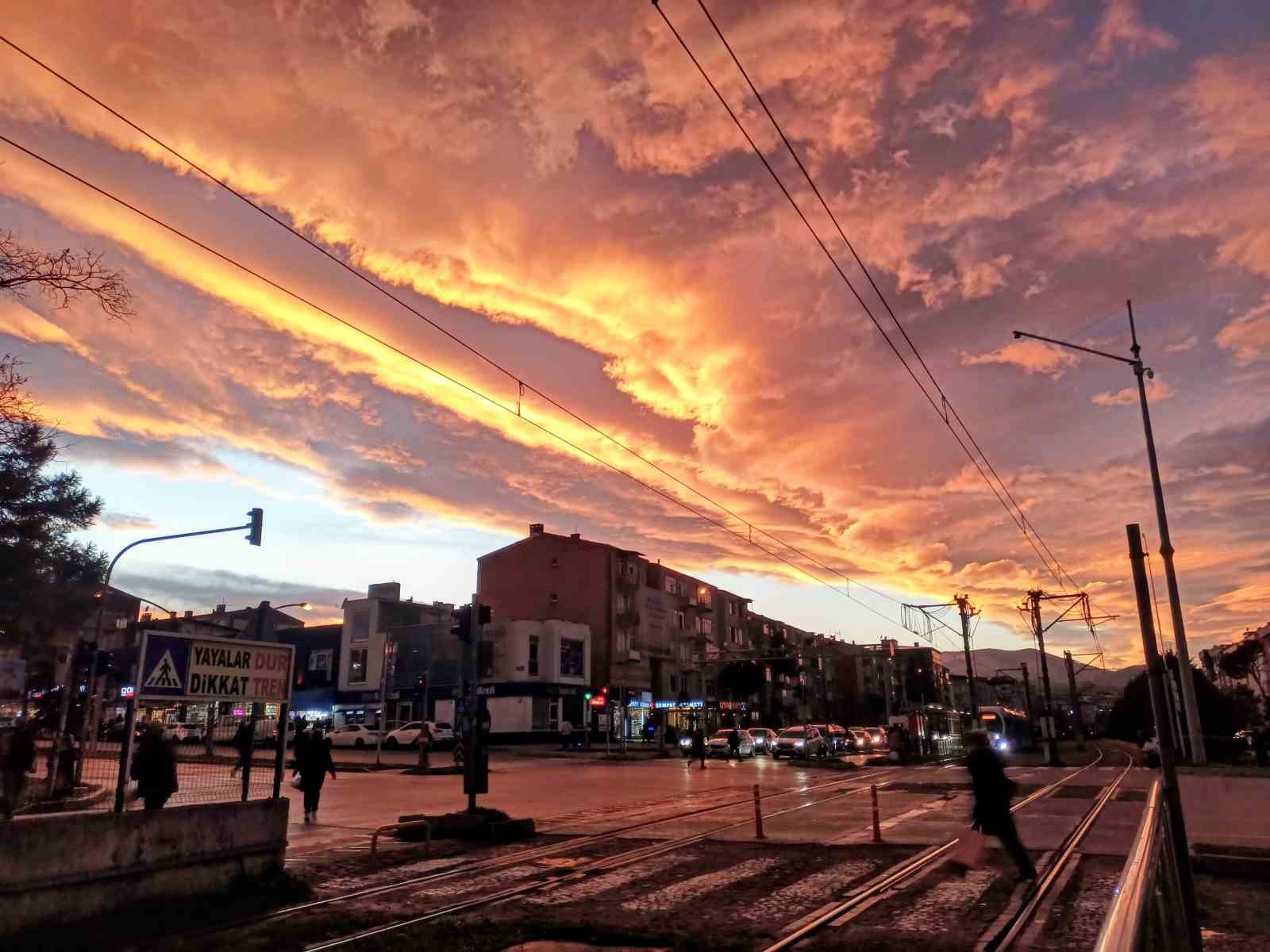 Samsun’dan objektife yansıyanlar: Gökyüzü büyüledi, şehir ışıkları geceyi aydınlattı

