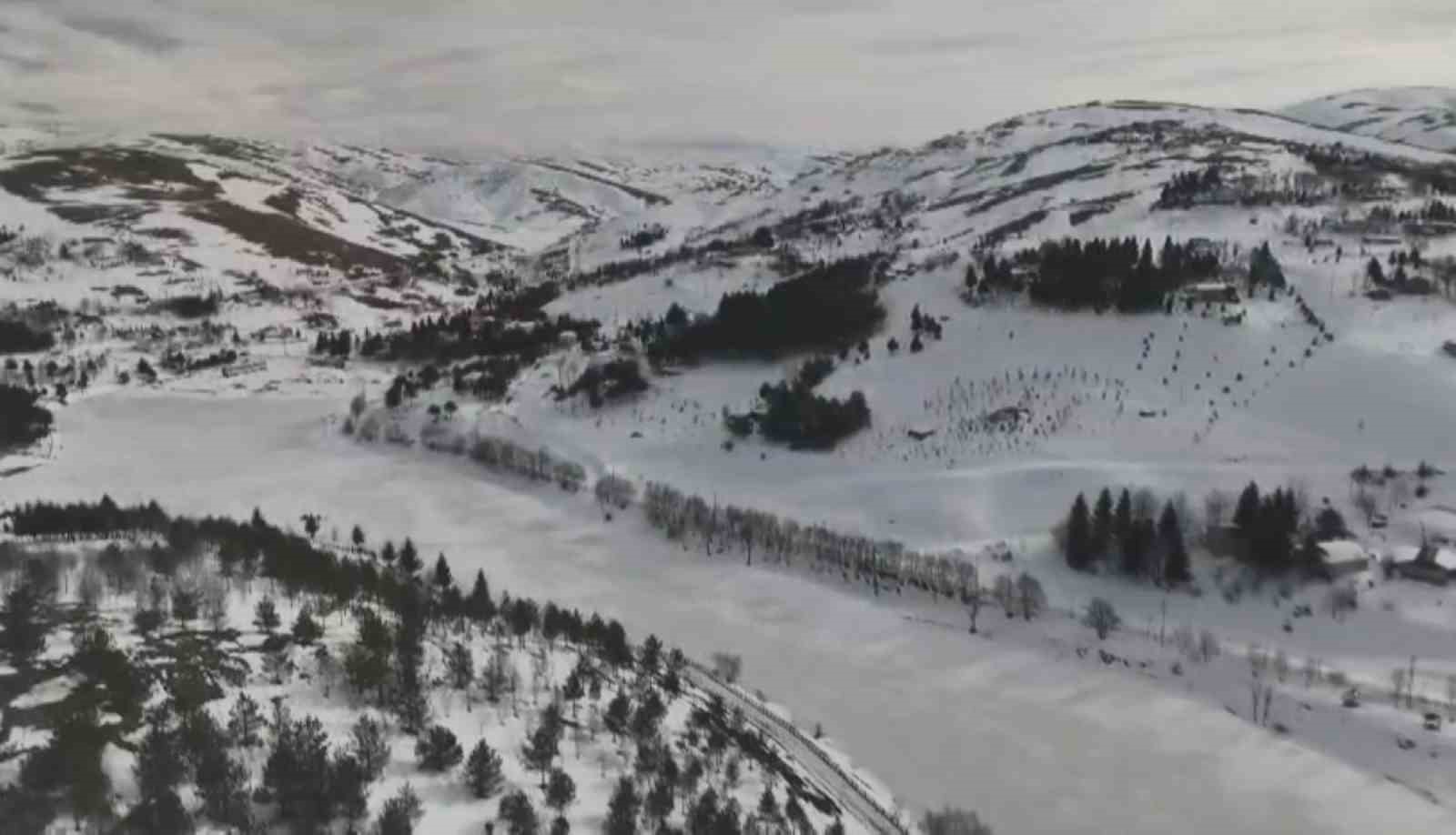 Samsunlu doğa fotoğrafçısı doktor donmuş gölün üzerinde kamp yaptı
