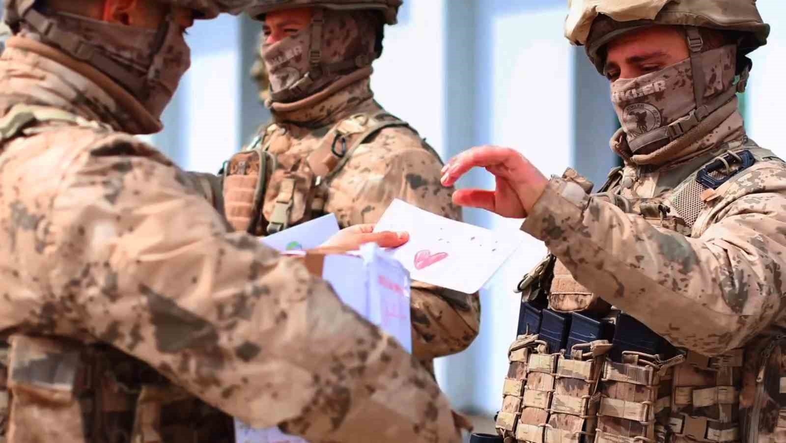 Samsunlu öğrencilerin mektupları, Şırnak’taki komandoları duygulandırdı
