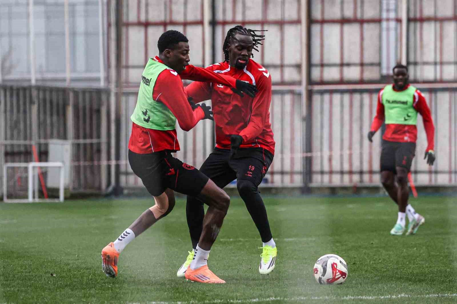 Samsunspor, Antalya’ya 3 puan parolasıyla gidiyor
