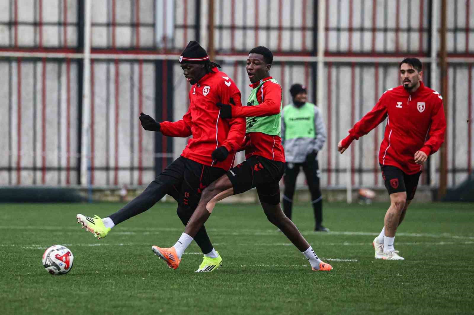 Samsunspor, Antalya’ya 3 puan parolasıyla gidiyor
