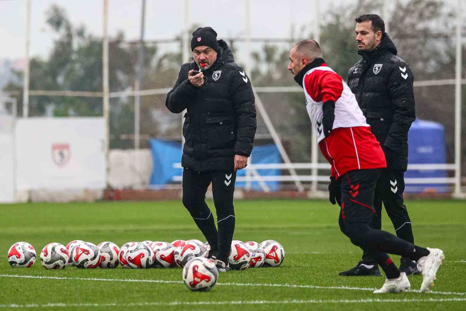 Samsunspor, Fenerbahçe maçı hazırlıklarına başladı
