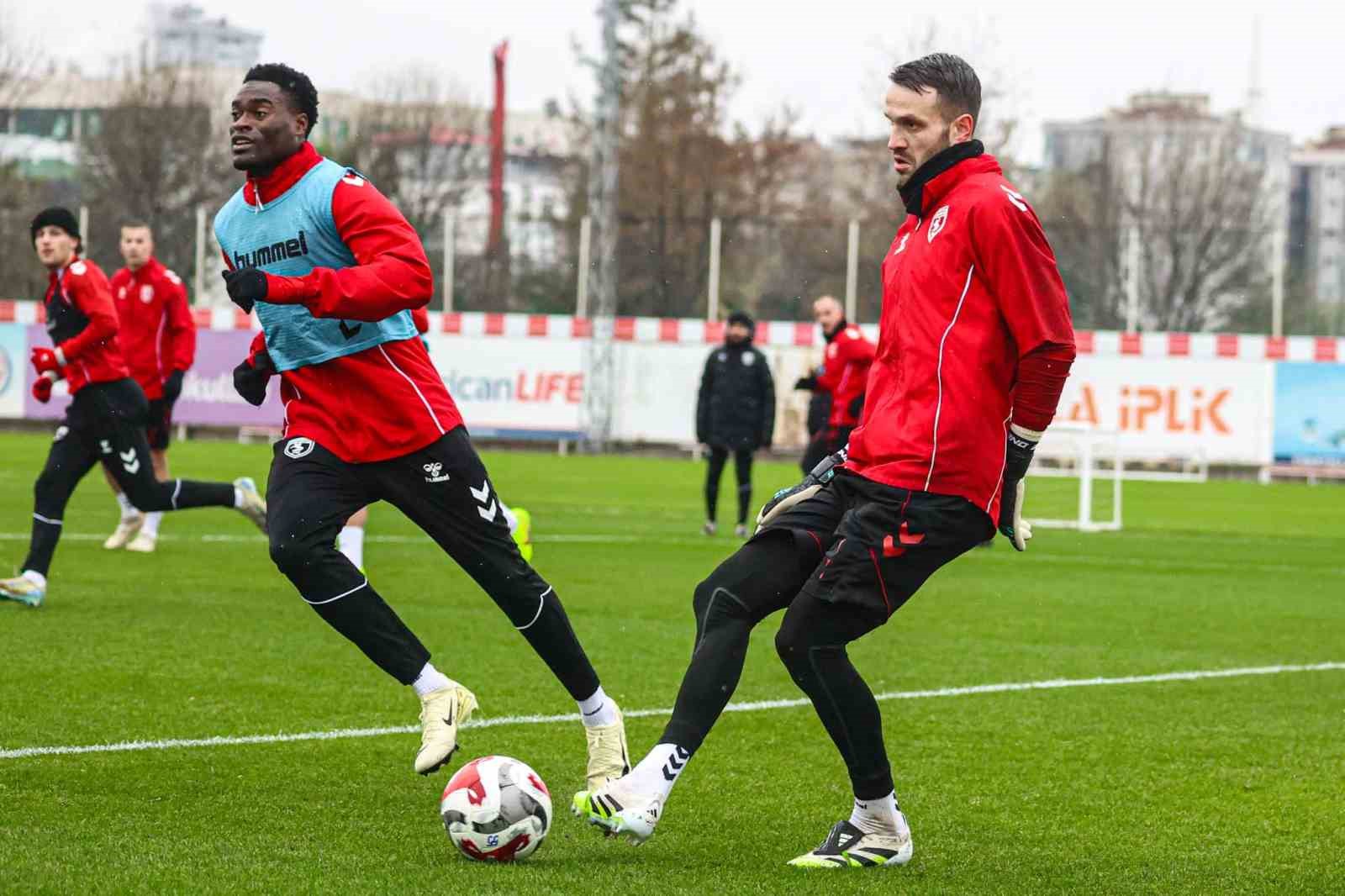 Samsunspor, Fenerbahçe maçı hazırlıklarına başladı
