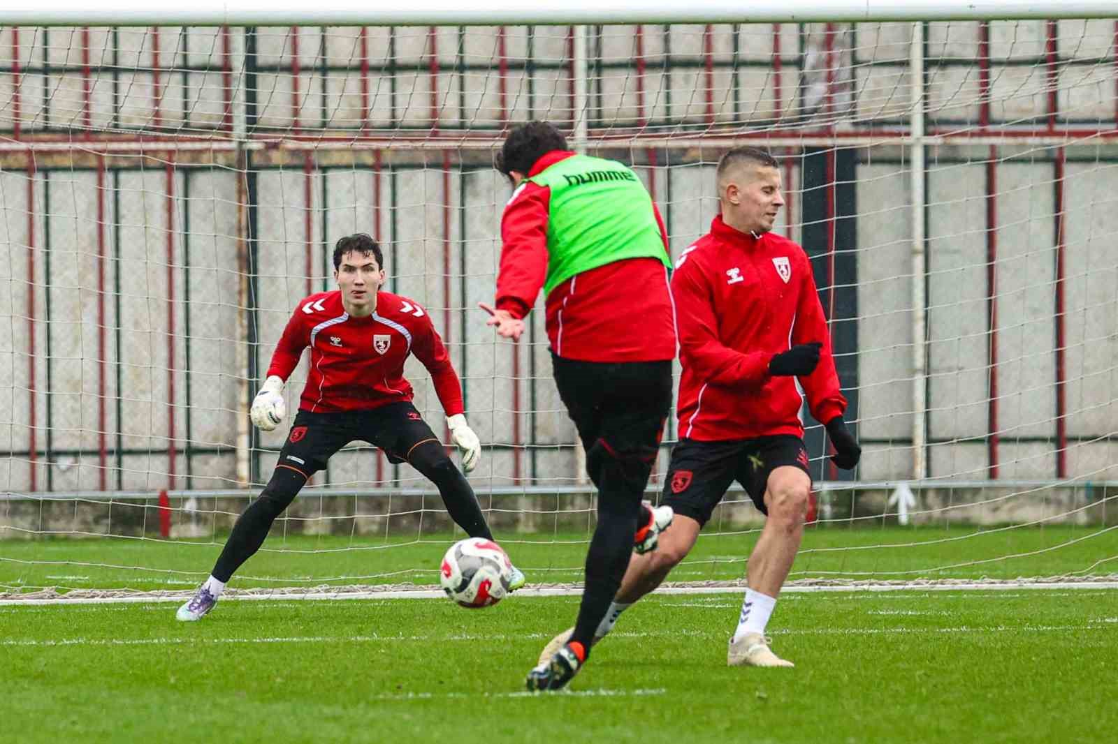 Samsunspor, Fenerbahçe maçı hazırlıklarına başladı
