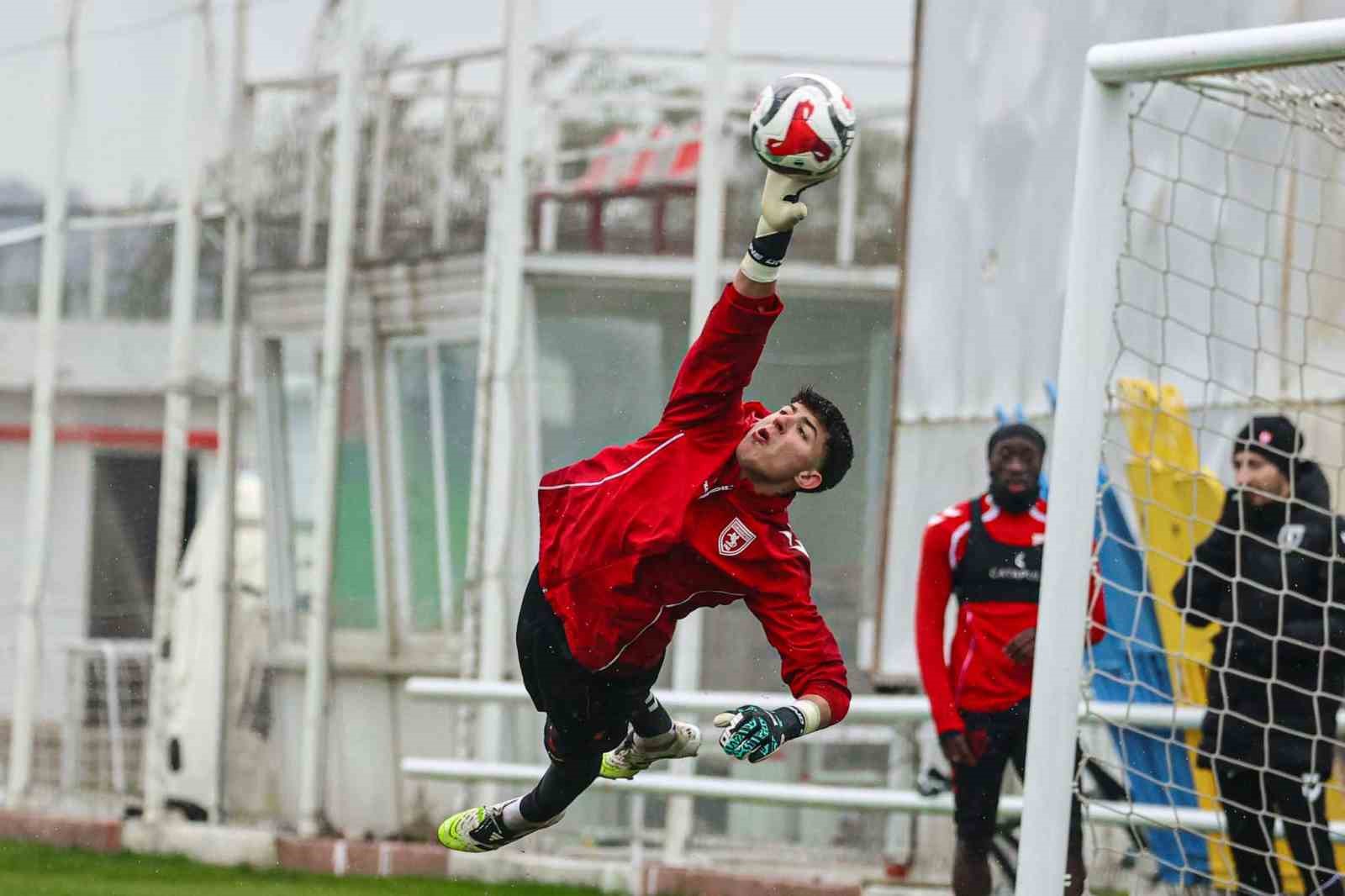 Samsunspor, Fenerbahçe maçı hazırlıklarına başladı
