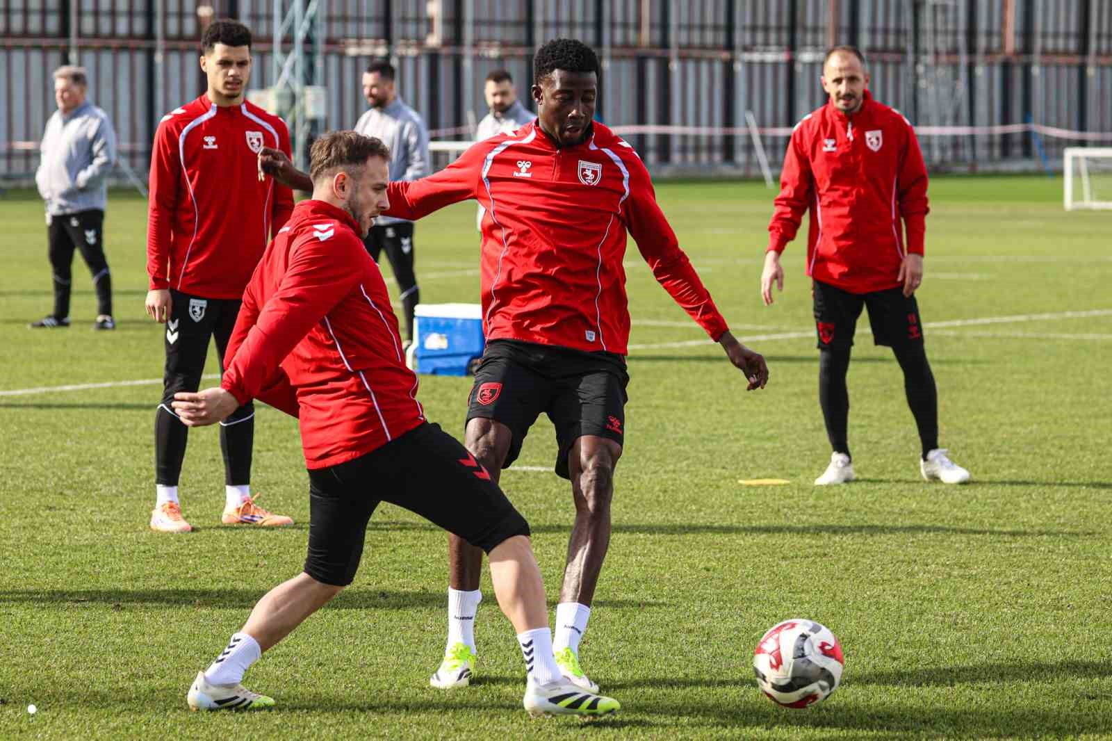 Samsunspor, Kasımpaşa maçı için İstanbul’a gitti
