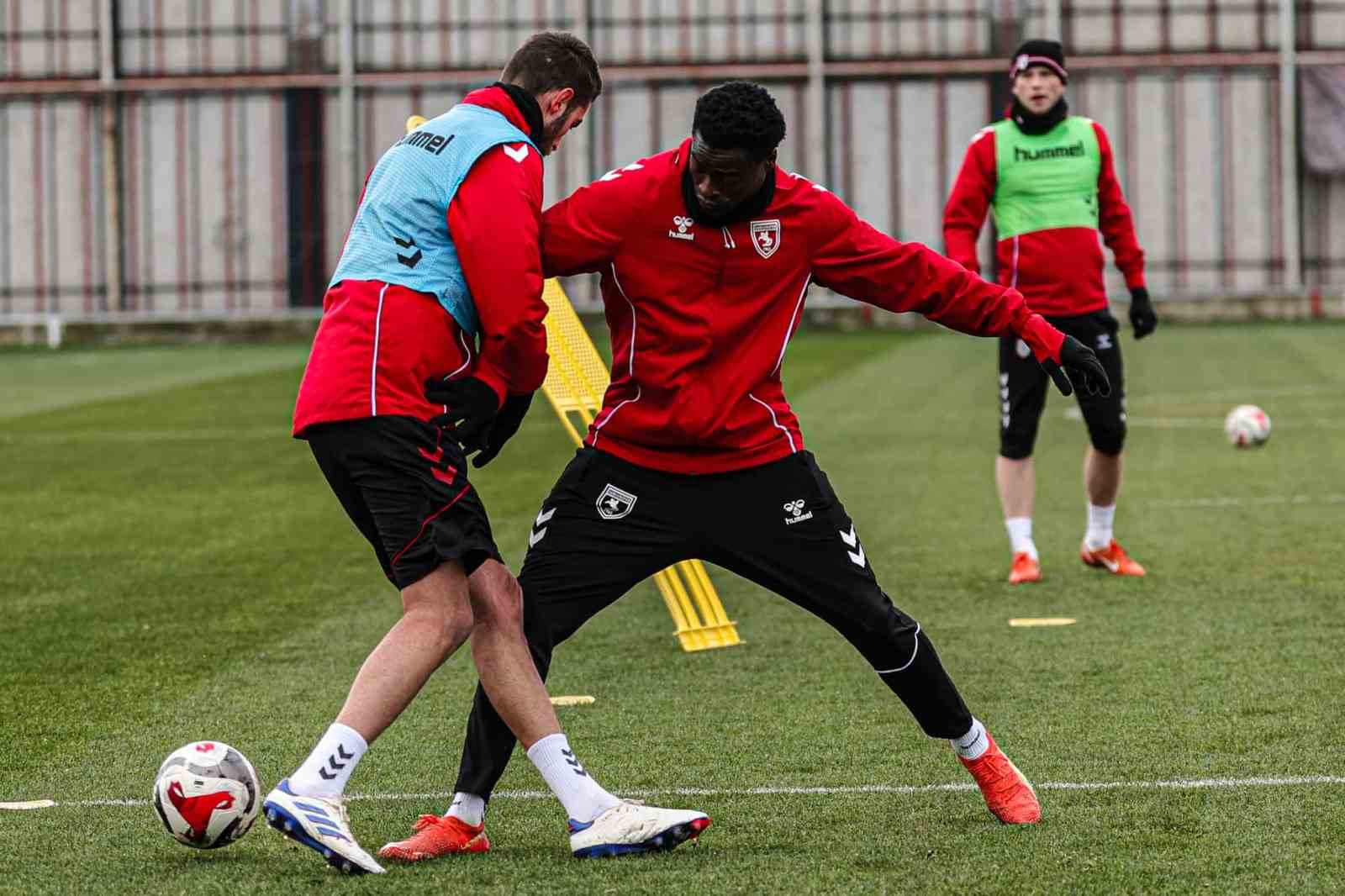 Samsunspor, Kocaelispor maçı hazırlıklarına başladı
