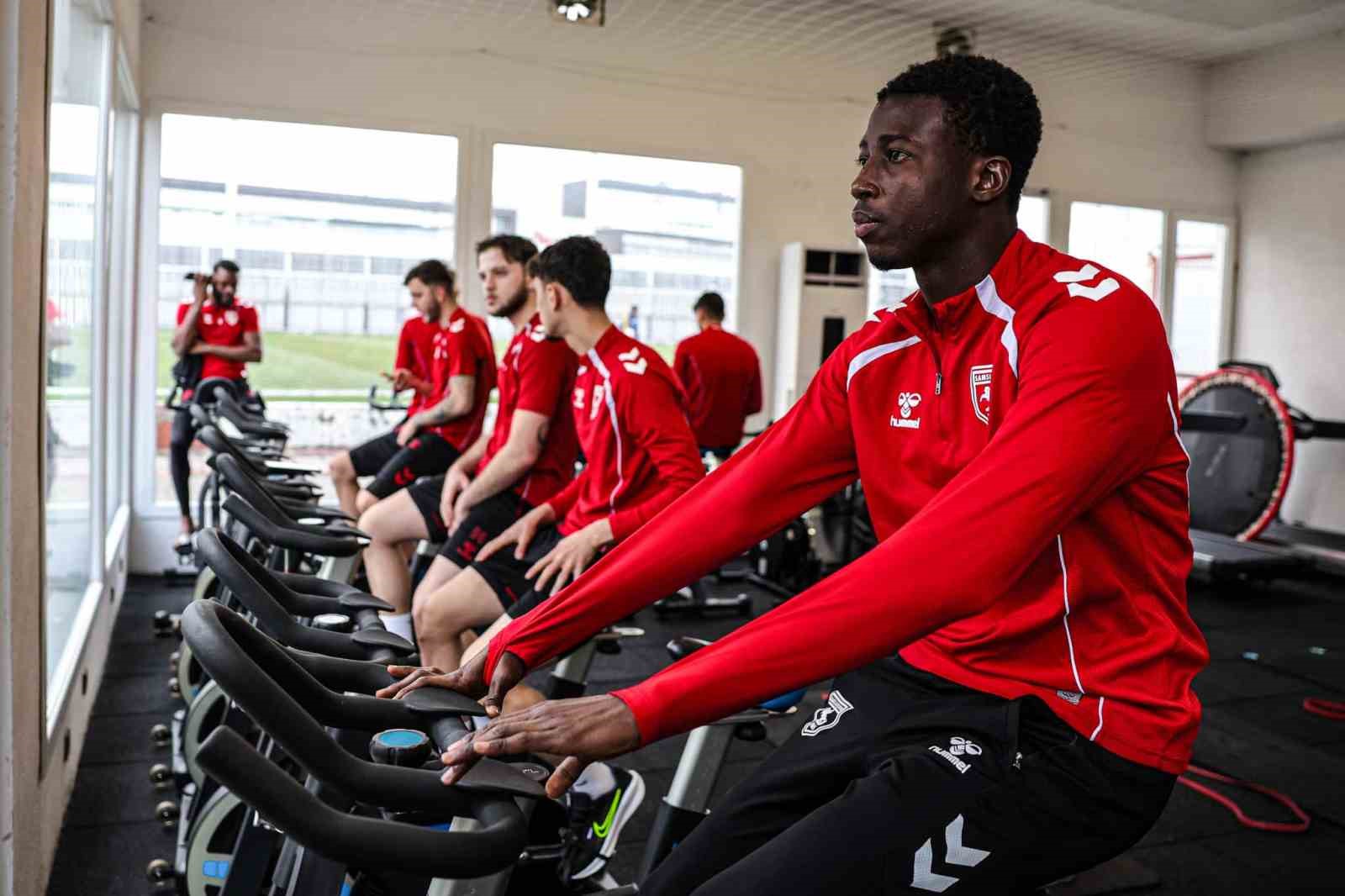 Samsunspor, Kocaelispor maçı hazırlıklarına başladı
