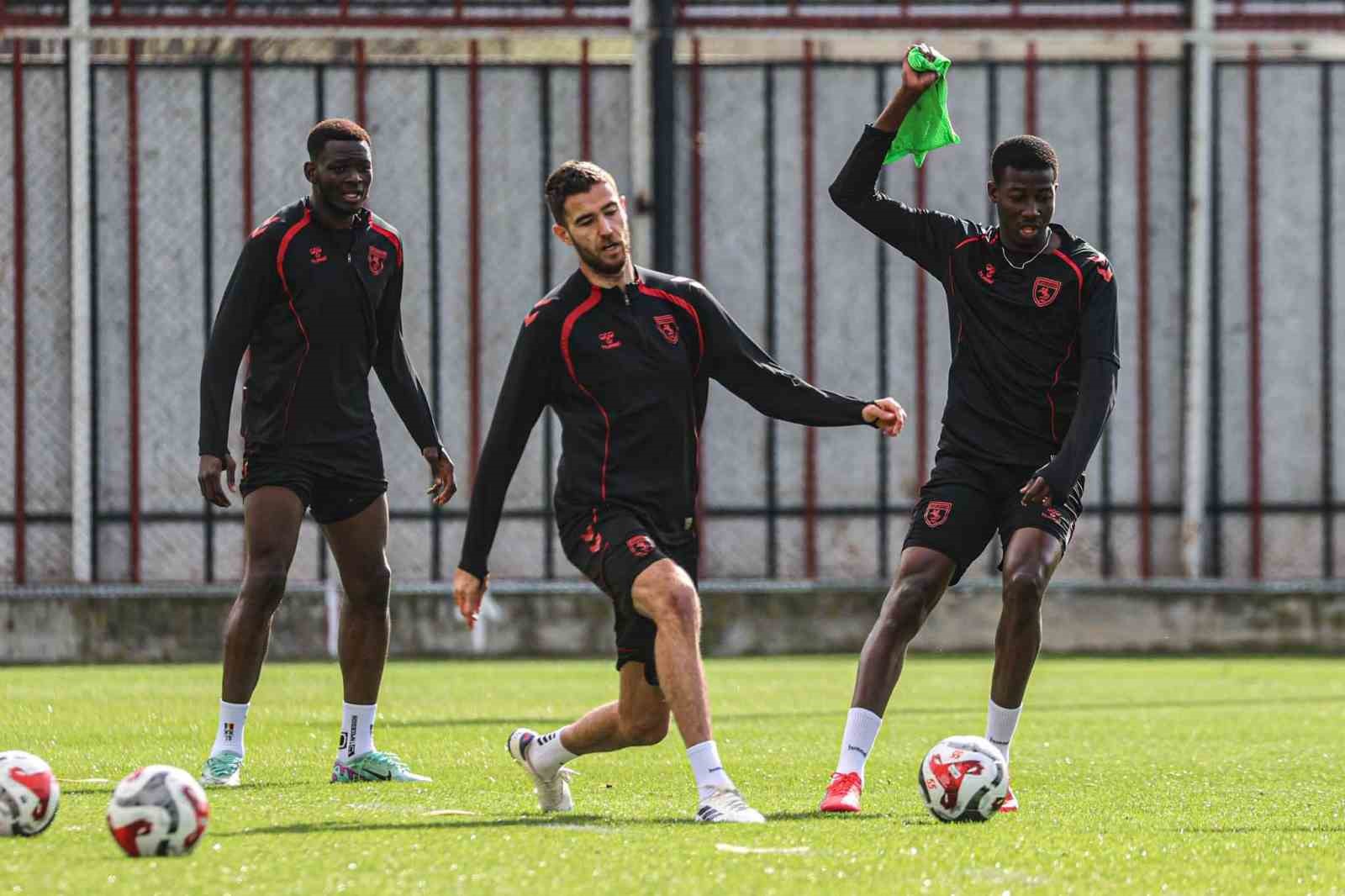 Samsunspor, Konyaspor engelini kayıpsız geçmek istiyor
