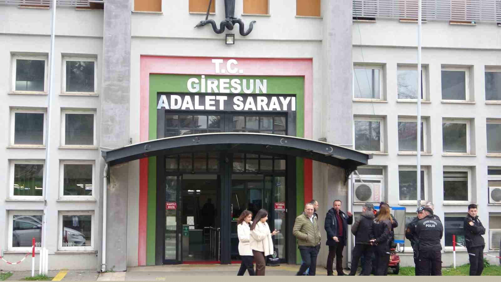 Samsunspor taraftarının hayatını kaybettiği olayın ilk duruşması yapıldı
Samsunspor taraftarının hayatını kaybettiği olayın ilk duruşması yapıldı