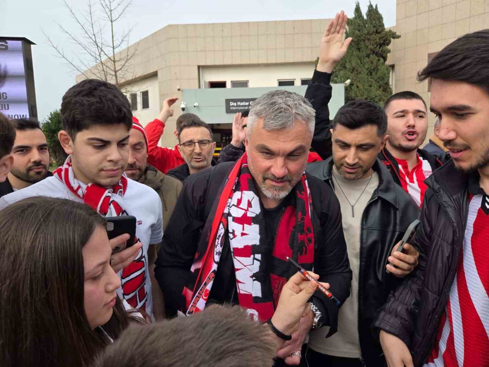 Samsunspor taraftarlarından Thomas Reis’e duygusal veda
