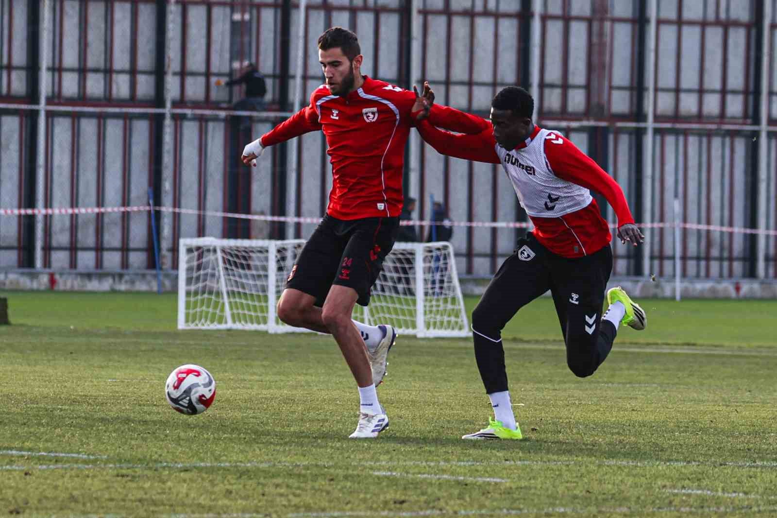 Samsunspor’dan sakatlık bilgilendirmesi
Samsunspor’dan sakatlık bilgilendirmesi