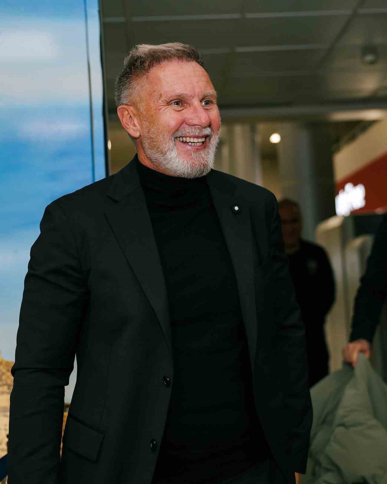 Samsunspor’un yeni Teknik Direktörü Fink, Samsun’a geldi
Samsunspor’un yeni Teknik Direktörü Fink, Samsun’a geldi