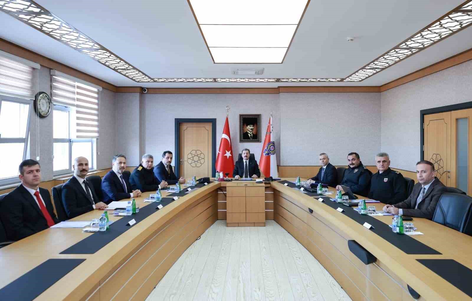 Samsun’un 2025 asayiş verileri açıklandı: Suç oranlarında büyük düşüş
Samsun’un 2025 asayiş verileri açıklandı: Suç oranlarında büyük düşüş