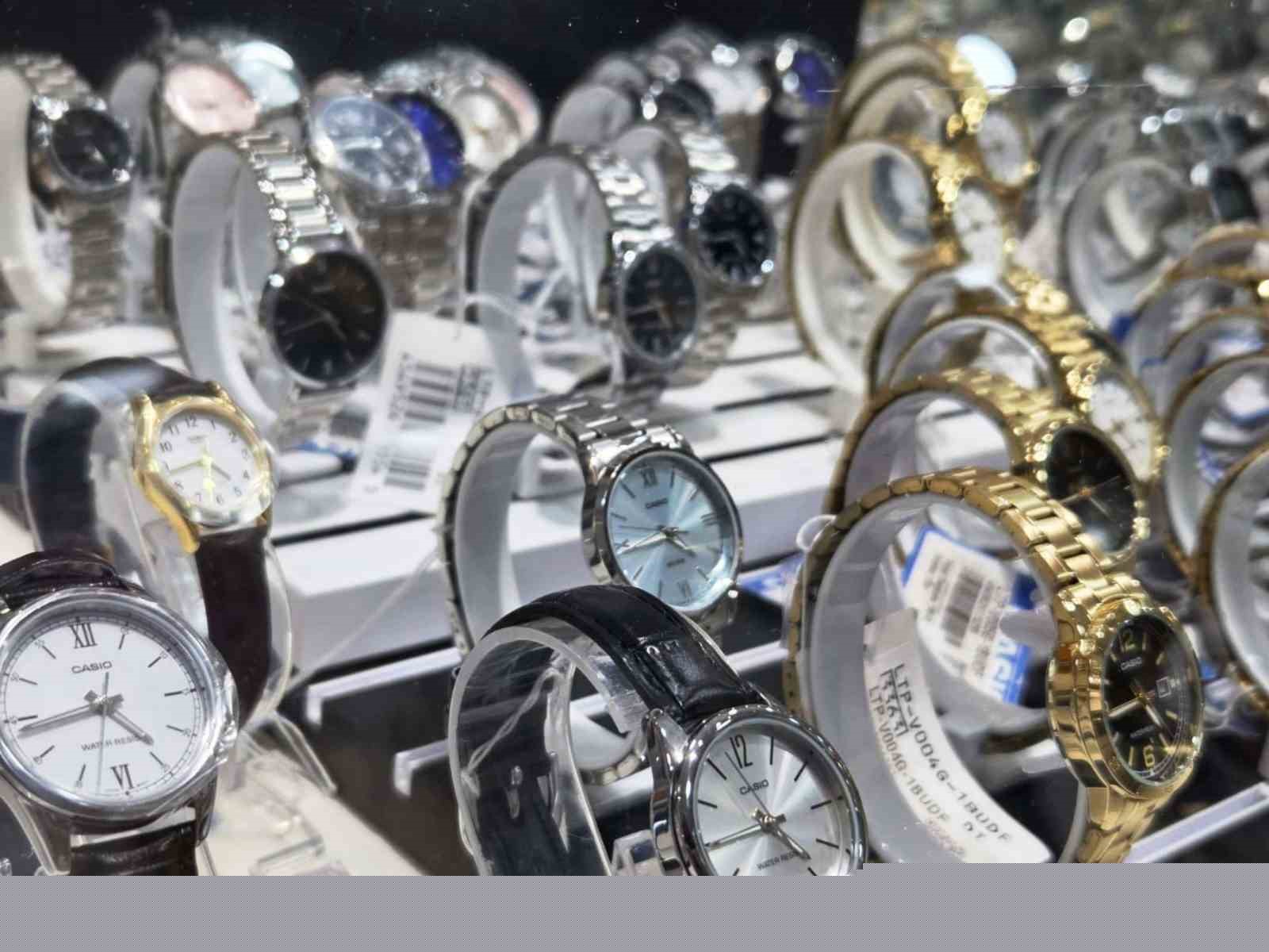 Samsun’un en genç saat tamircisi, zamana ayar veriyor
