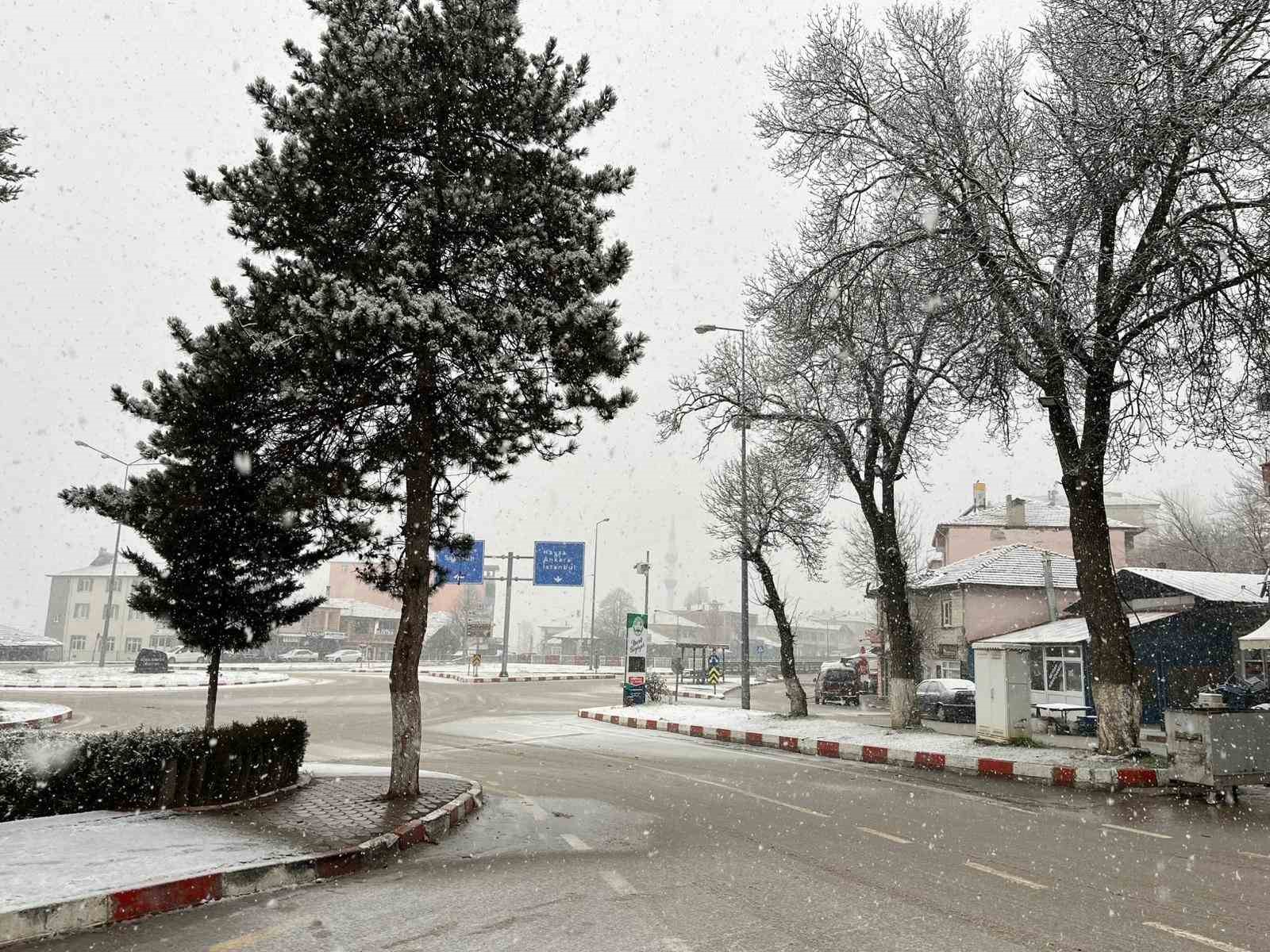 Samsun’un Kavak ilçesi beyaza büründü
