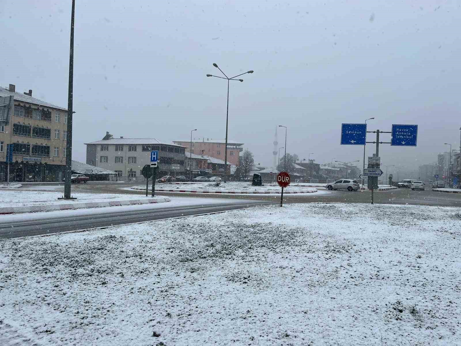 Samsun’un Kavak ilçesi beyaza büründü
