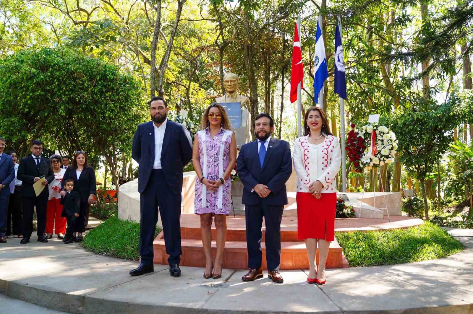 San Salvador’daki Türkiye Parkı ziyaretçilere kapılarını açtı
