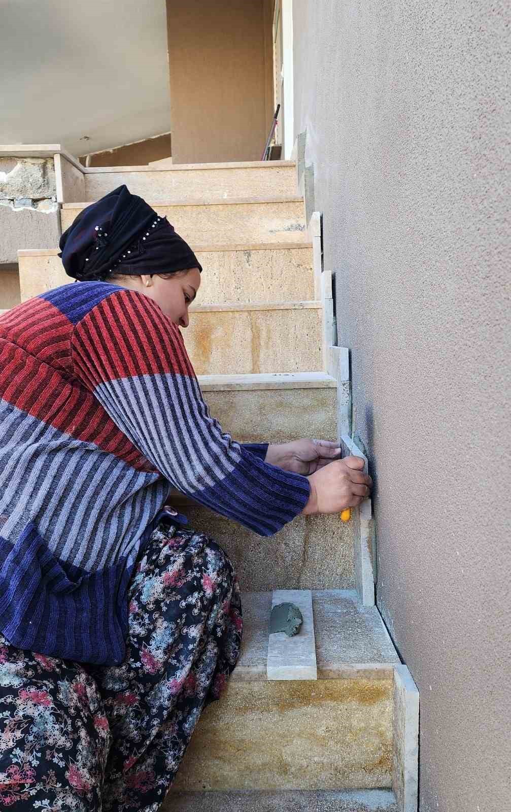 Sanal alemde başlayan aşk, mermer atölyesinde omuz omuza hayat mücadelesine dönüştü
