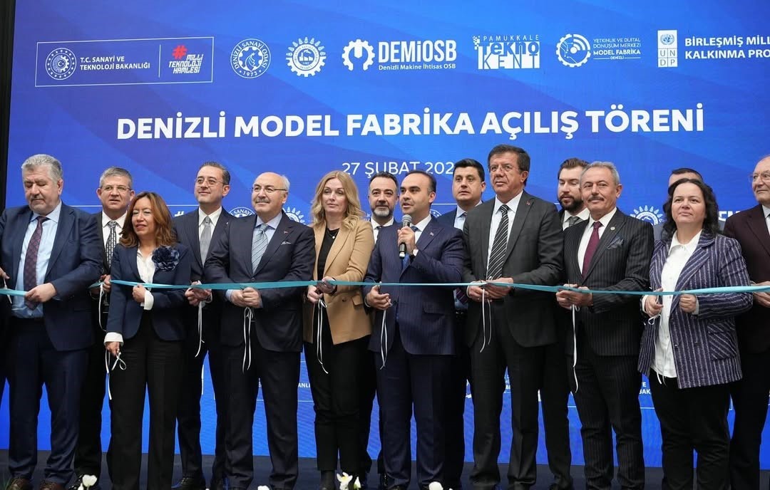 Sanayicinin geleceğine stratejik adımı Denizli Model Fabrika hizmete açıldı

