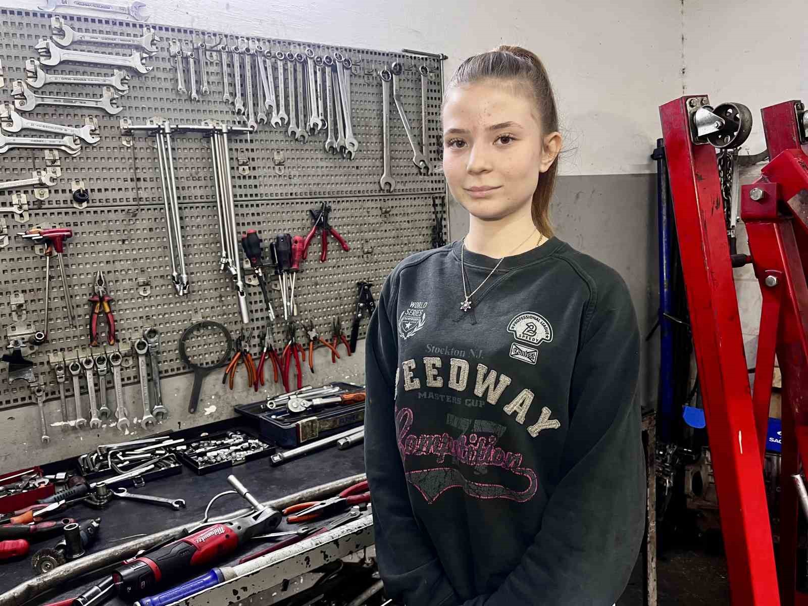 Sanayinin 17 yaşındaki oto tamircisi kadın ustası
