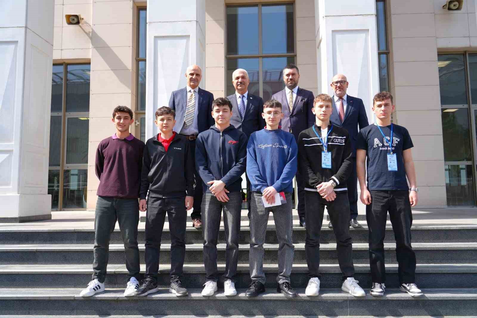 Sanayinin kalbi Gebze’de geleceğin ustaları iş dünyasıyla buluştu
