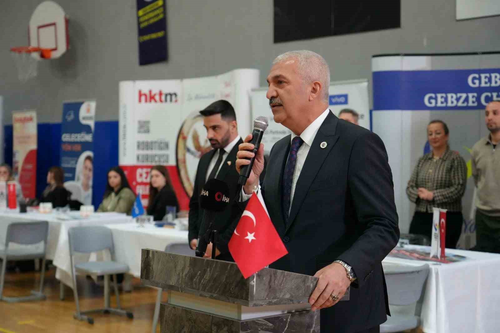 Sanayinin kalbi Gebze’de geleceğin ustaları iş dünyasıyla buluştu
