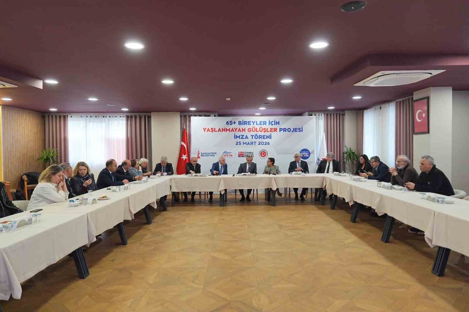 Sancaktepe’de 65 yaş üstüne "Yaşlanmayan Gülüşler" projesi hayata geçti
