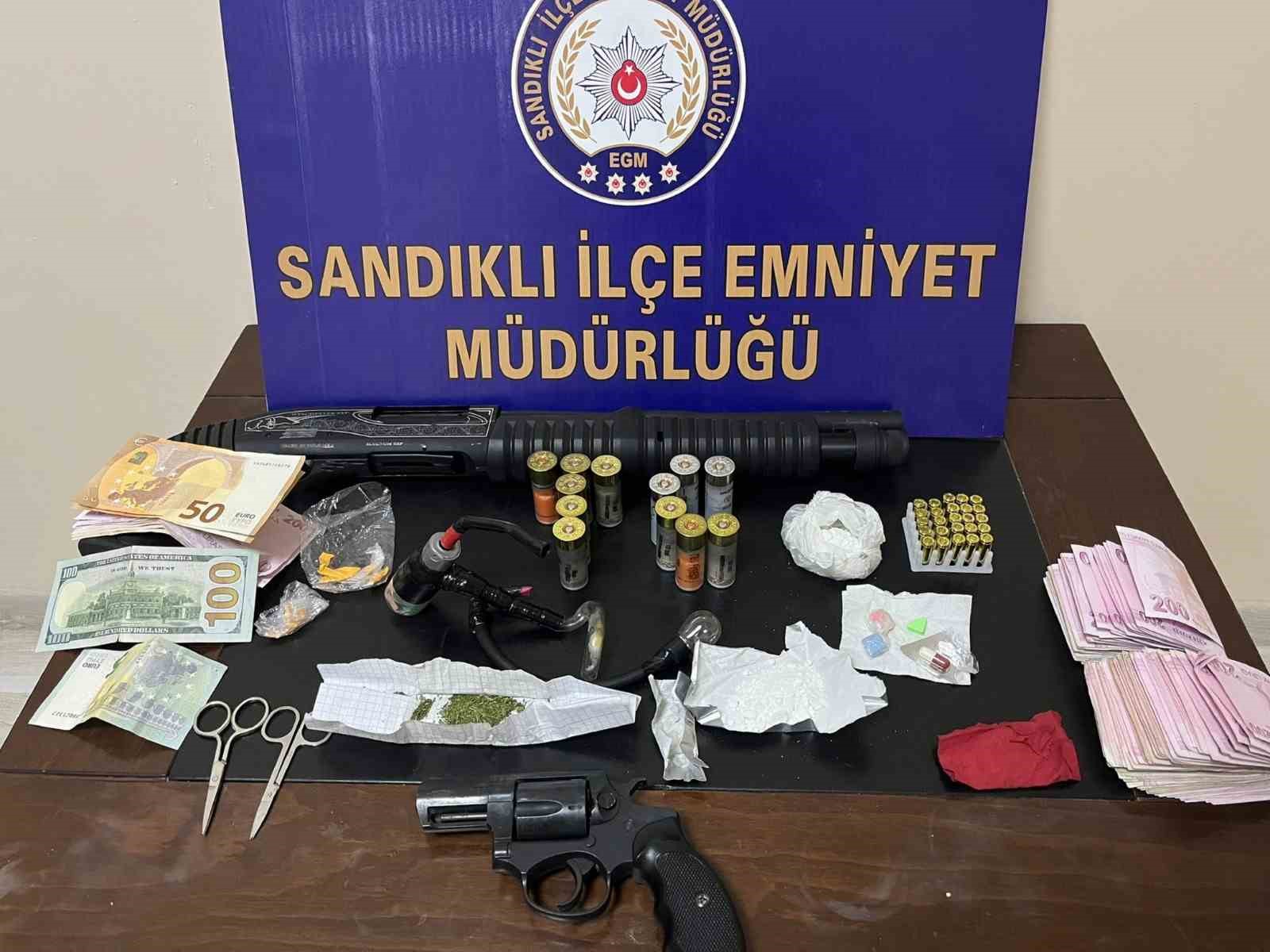 Sandıklı’da uyusturu operasyonu: 1 kişi tutuklandı
