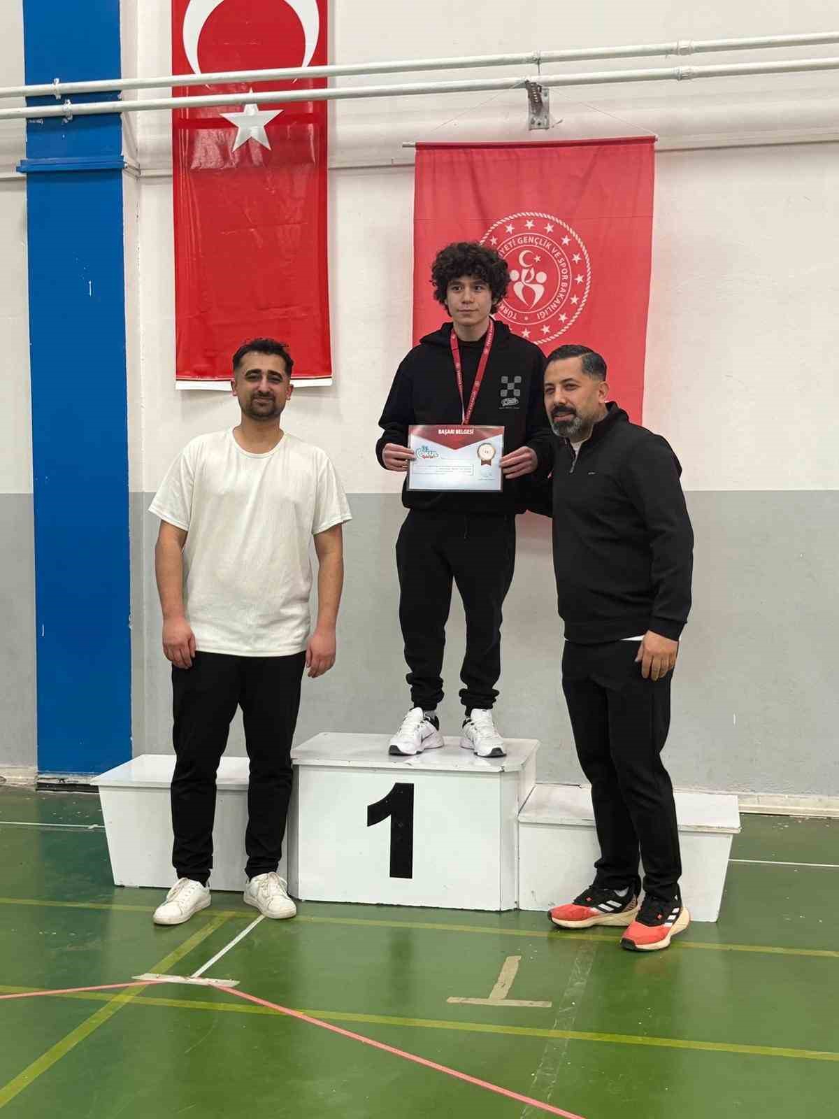 SANKO Okulları Eskrimde 17 madalya kazandı
